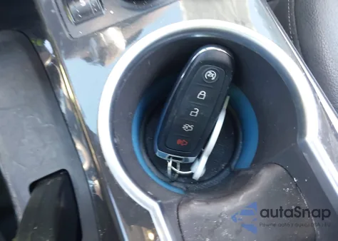 2015 Ford Escape Titanium z USA, uszkodzony, nr VIN 1FMCU9J96FUA02531